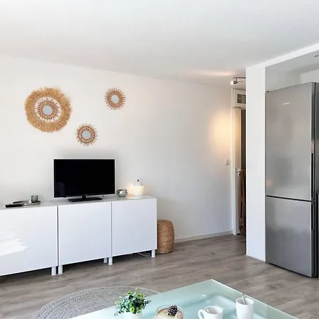 T2 Climatisé Avec Piscine, Terrasse, Parking Et Wi-fi - 4 Couchages, - Fr-1-251-540 Appartamento Le Lavandou